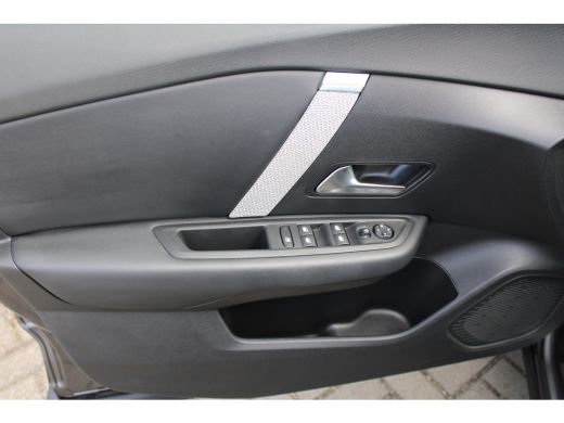Citroën C4 1.2 Puretech Shine Pack Business EAT8 Automaat | Achterbank in delen neerklapbaar | Achterbank me... ActivLease financial lease