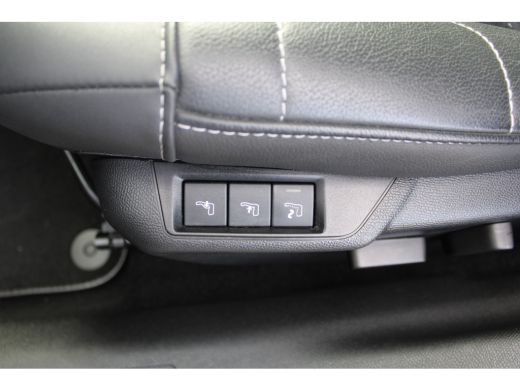 Citroën C4 1.2 Puretech Shine Pack Business EAT8 Automaat | Achterbank in delen neerklapbaar | Achterbank me... ActivLease financial lease