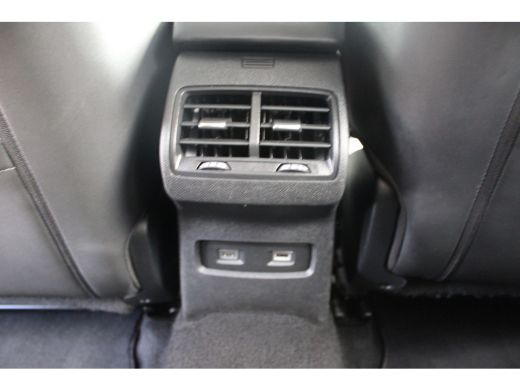 Citroën C4 1.2 Puretech Shine Pack Business EAT8 Automaat | Achterbank in delen neerklapbaar | Achterbank me... ActivLease financial lease