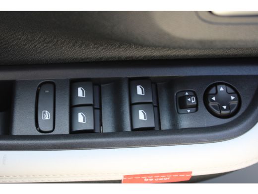 Citroën &euml;-C3 Max | Achteruitrijcamera | Boordlader 11kW - 3 fasen | Dagrijverlichting ActivLease financial lease