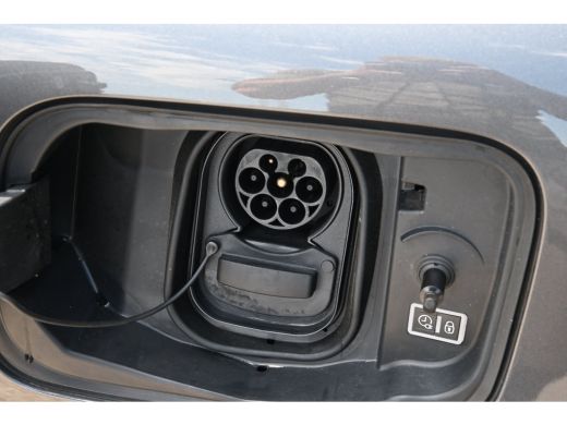 Citroën &euml;-C4 You 50 kWh 3 Fase | Navigatie by App | Achteruitrijcamera | Full-LED | Parkeersensoren | Dealeron... ActivLease financial lease