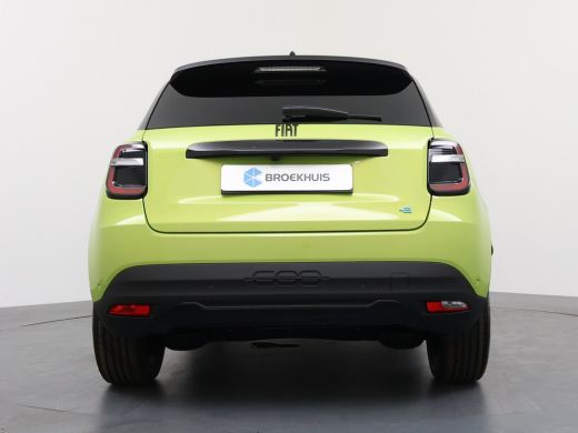 Fiat 600e Sport | 10,25" touchscreen radio met Bluetooth, DAB & USB | Automatische airconditioning | Cruise... ActivLease financial lease
