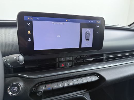 Fiat 600e Sport | 10,25" touchscreen radio met Bluetooth, DAB & USB | Automatische airconditioning | Cruise... ActivLease financial lease