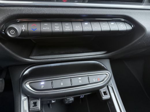 Fiat 600e Sport | 10,25" touchscreen radio met Bluetooth, DAB & USB | Automatische airconditioning | Cruise... ActivLease financial lease
