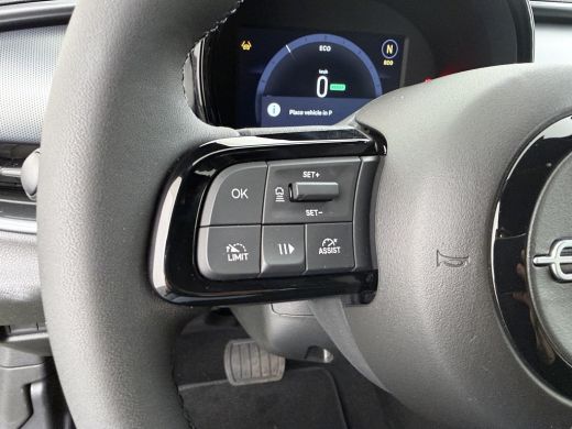 Fiat 600e Sport | 10,25" touchscreen radio met Bluetooth, DAB & USB | Automatische airconditioning | Cruise... ActivLease financial lease