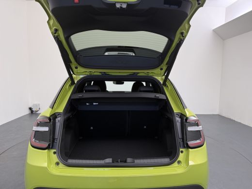 Fiat 600e Sport | 10,25" touchscreen radio met Bluetooth, DAB & USB | Automatische airconditioning | Cruise... ActivLease financial lease