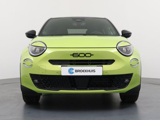 Fiat 600e Sport | 10,25" touchscreen radio met Bluetooth, DAB & USB | Automatische airconditioning | Cruise... ActivLease financial lease