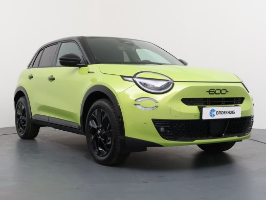 Fiat 600e Sport | 10,25" touchscreen radio met Bluetooth, DAB & USB | Automatische airconditioning | Cruise... ActivLease financial lease