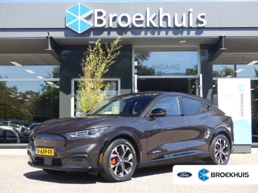 Ford Mustang Mach-E Mach-E Extended Premium AWD 98 kWh | PANORAMADAK | ADAPTIVE CRUISE | DODEHOEKDETECTIE | CAMERA | ... ActivLease financial lease