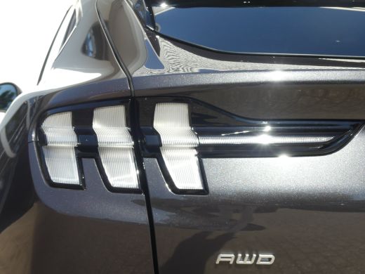 Ford Mustang Mach-E Mach-E Extended Premium AWD 98 kWh | PANORAMADAK | ADAPTIVE CRUISE | DODEHOEKDETECTIE | CAMERA | ... ActivLease financial lease