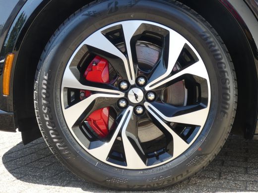 Ford Mustang Mach-E Mach-E Extended Premium AWD 98 kWh | PANORAMADAK | ADAPTIVE CRUISE | DODEHOEKDETECTIE | CAMERA | ... ActivLease financial lease