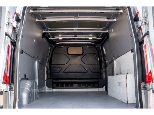 Ford Transit Custom 2.0 EcoBlue L2H1 | 130 PK | 3-Zits | Camera | Cruise | PDC | Airco | Trekhaak | Imperiaal ActivLease financial lease