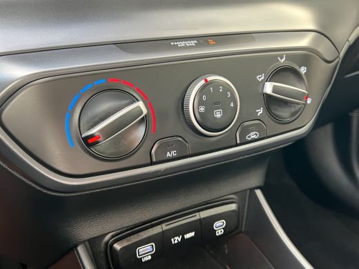 Hyundai i20 1.0 T-GDI 100pk Comfort | Airco | Camera | Carplay | Cruise control | Dodehoek detectie | Navigat... ActivLease financial lease