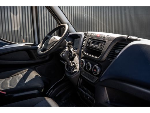 Iveco Daily 35C14 | L2H2 | Automaat | Trekhaak 3.5T | Elektr. Airco | Camera | Cruise ActivLease financial lease