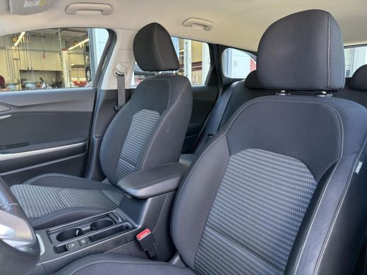 Kia Ceed Sportswagon 1.5 T-GDi DynamicLine Navi | Lichtmetaal | Apple Carplay Android Auto ActivLease financial lease