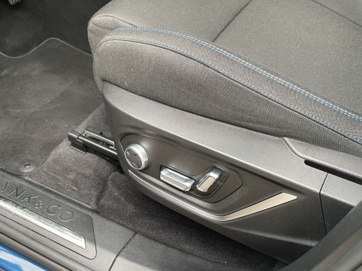 Lynk & Co 01 1.5 261PK | Org. NL | BTW- Auto | Pano | Adap. Cruise | Apple Carplay ActivLease financial lease