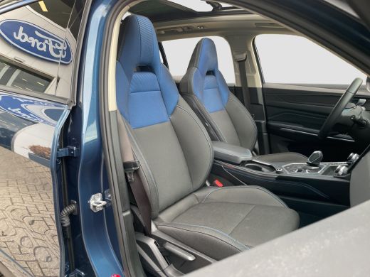 Lynk & Co 01 1.5 261PK | Org. NL | BTW- Auto | Pano | Adap. Cruise | Apple Carplay ActivLease financial lease