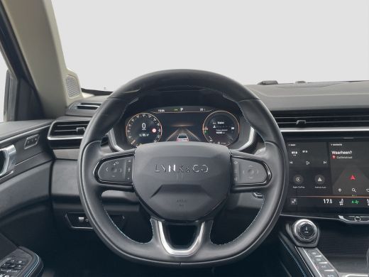Lynk & Co 01 1.5 261PK | Org. NL | BTW- Auto | Pano | Adap. Cruise | Apple Carplay ActivLease financial lease