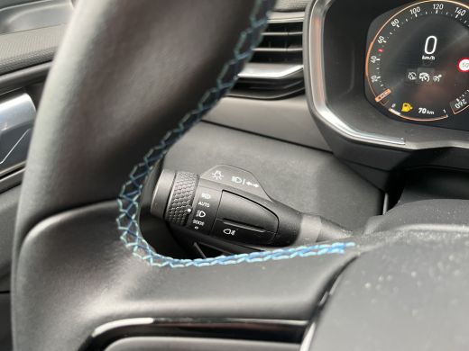 Lynk & Co 01 1.5 261PK | Org. NL | BTW- Auto | Pano | Adap. Cruise | Apple Carplay ActivLease financial lease