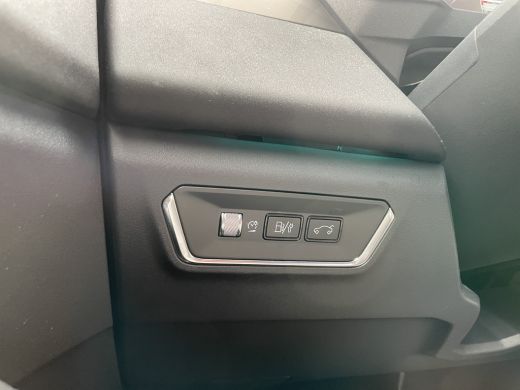 Lynk & Co 01 1.5 261PK | Org. NL | BTW- Auto | Pano | Adap. Cruise | Apple Carplay ActivLease financial lease