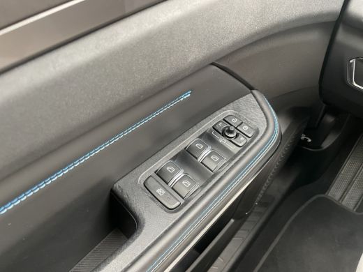 Lynk & Co 01 1.5 261PK | Org. NL | BTW- Auto | Pano | Adap. Cruise | Apple Carplay ActivLease financial lease