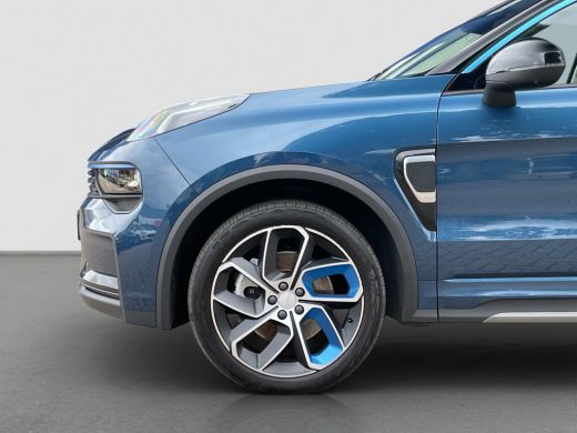 Lynk & Co 01 1.5 261PK | Org. NL | BTW- Auto | Pano | Adap. Cruise | Apple Carplay ActivLease financial lease