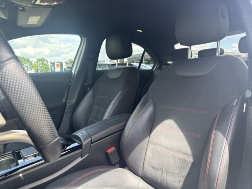 Mercedes-Benz A-Klasse 200 Business Solution AMG Night Upgrade | MBUX Groot | Camera | Cruise | ActivLease financial lease