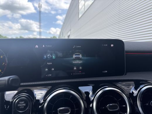 Mercedes-Benz A-Klasse 200 Business Solution AMG Night Upgrade | MBUX Groot | Camera | Cruise | ActivLease financial lease