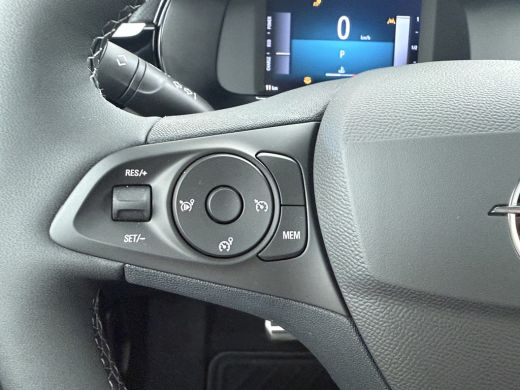 Opel Corsa Ultimate | Dode hoek waarschuwing | Draadloze telefoonlader | Elektronische klimaatregeling (ECC) ActivLease financial lease