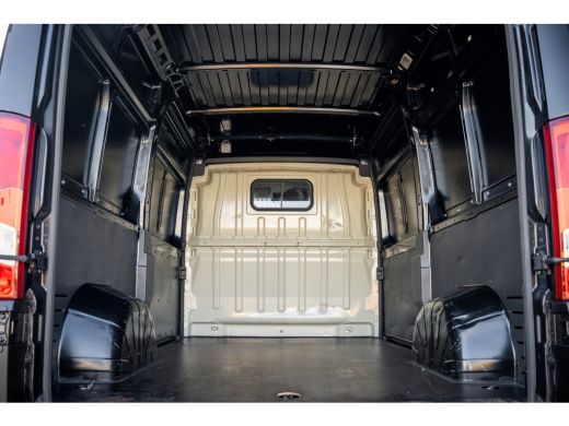 Peugeot Boxer 2.2 BlueHDi 140 L2H2 | 140 PK | 3-Zits | Cruise | Camera | Navi | Airco ActivLease financial lease