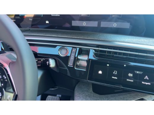 Peugeot e-3008 Allure | Elektrische parkeerrem | Extra getinte achterste zijruiten en achterruit ActivLease financial lease
