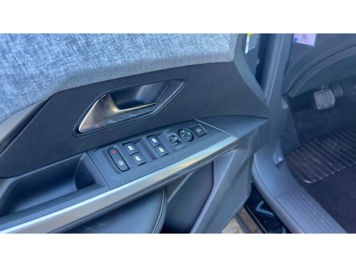 Peugeot e-3008 Allure | Elektrische parkeerrem | Extra getinte achterste zijruiten en achterruit ActivLease financial lease