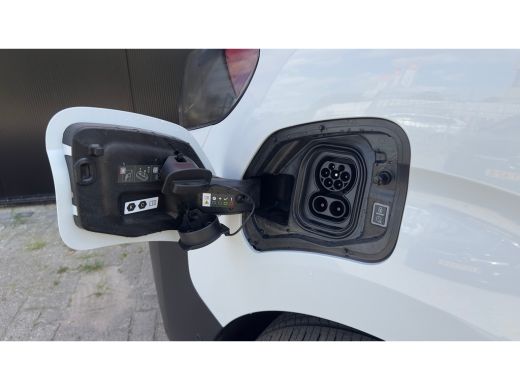 Peugeot e-Expert EV L3 75 kWh | 16" stalen velgen | Elektrisch bedienbare en verwarmbare buitenspiegels | Elektris... ActivLease financial lease