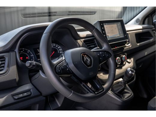 Renault Trafic 2.0 dCi 110 L2H1 | 3-Zits | 110 PK | LED | Cruise | Navi | Airco | Trekhaak ActivLease financial lease