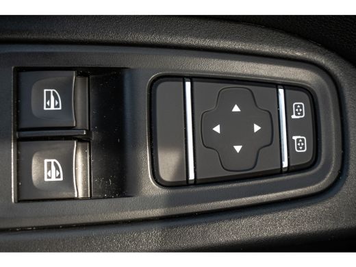 Renault Trafic 2.0 dCi 110 L2H1 | 3-Zits | 110 PK | LED | Cruise | Navi | Airco | Trekhaak ActivLease financial lease