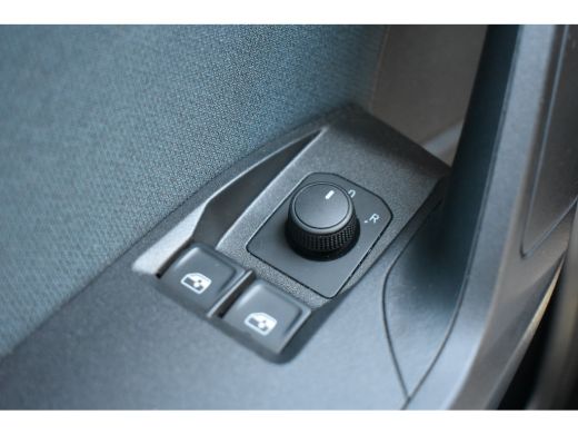 Seat Ibiza Style Plus | Apple CarPlay&trade;, Android Auto&trade; | Digitale radio ontvangst (DAB+) | Front Assist ActivLease financial lease