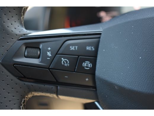 Seat Ibiza Style Plus | Apple CarPlay&trade;, Android Auto&trade; | Digitale radio ontvangst (DAB+) | Front Assist ActivLease financial lease