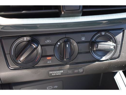 Seat Ibiza Style Plus | Apple CarPlay&trade;, Android Auto&trade; | Digitale radio ontvangst (DAB+) | Front Assist ActivLease financial lease