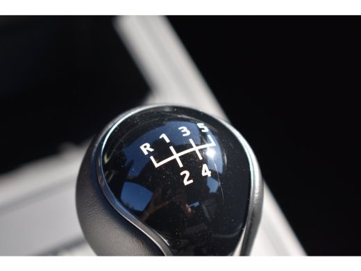 Seat Ibiza Style Plus | Apple CarPlay&trade;, Android Auto&trade; | Digitale radio ontvangst (DAB+) | Front Assist ActivLease financial lease