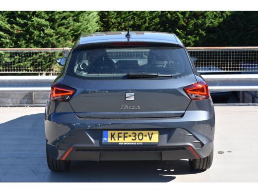 Seat Ibiza Style Plus | Apple CarPlay&trade;, Android Auto&trade; | Digitale radio ontvangst (DAB+) | Front Assist ActivLease financial lease