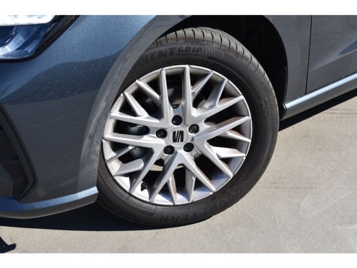 Seat Ibiza Style Plus | Apple CarPlay&trade;, Android Auto&trade; | Digitale radio ontvangst (DAB+) | Front Assist ActivLease financial lease