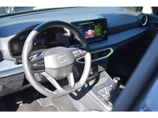 Seat Ibiza Style Plus | Apple CarPlay&trade;, Android Auto&trade; | Digitale radio ontvangst (DAB+) | Front Assist ActivLease financial lease