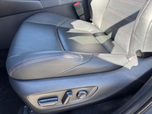 Toyota RAV4 2.5 Plug-in Hybrid AWD Bi-Tone Plus ActivLease financial lease
