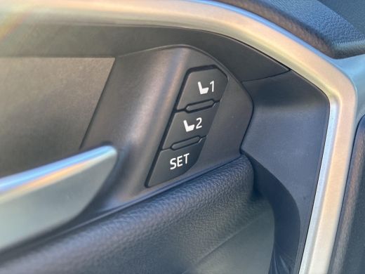 Toyota RAV4 2.5 Plug-in Hybrid AWD Bi-Tone Plus ActivLease financial lease