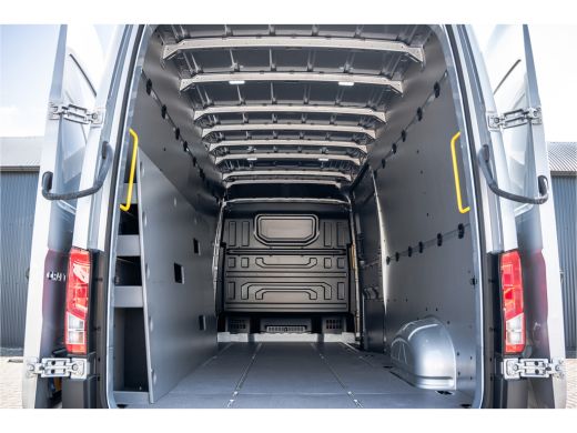 Volkswagen Crafter 2.0 TDI L4H3 | 177 PK | Automaat | LED | Camera | Carplay | Cruise | PDC | Airco | Trekhaak ActivLease financial lease