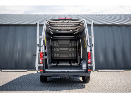 Volkswagen Crafter 2.0 TDI L4H3 | 177 PK | Automaat | LED | Camera | Carplay | Cruise | PDC | Airco | Trekhaak ActivLease financial lease