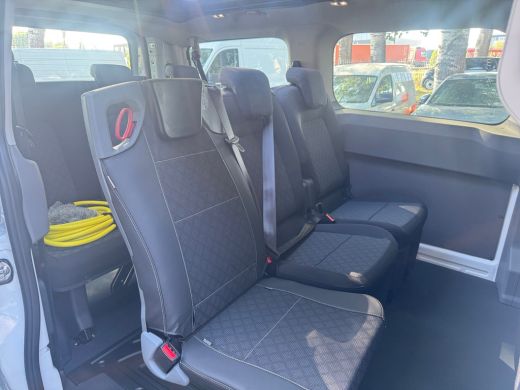 Volkswagen e-Transporter 32 L1 Life 64 kWh 136PK Taxi ombouw | Prijs incl taxi ombouw ActivLease financial lease