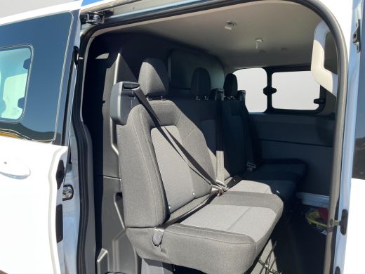 Volkswagen e-Transporter Edition | UNIEK! | Dubbele cabine | 6zits | Trekhaakvoorbereiding | Side Assist | ActivLease financial lease