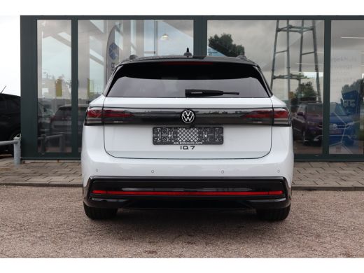 Volkswagen ID.7 Limited Edition | Trekhaak | Achterlichten LED | Achteruitrijcamera (Rear View) | Afstandsontgren... ActivLease financial lease