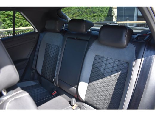 Volkswagen T-Roc 1.0 110PK TSI R-Line | ACC | Digital Cockpit Pro | Extra getint glas achter | App Connect | Dode-... ActivLease financial lease